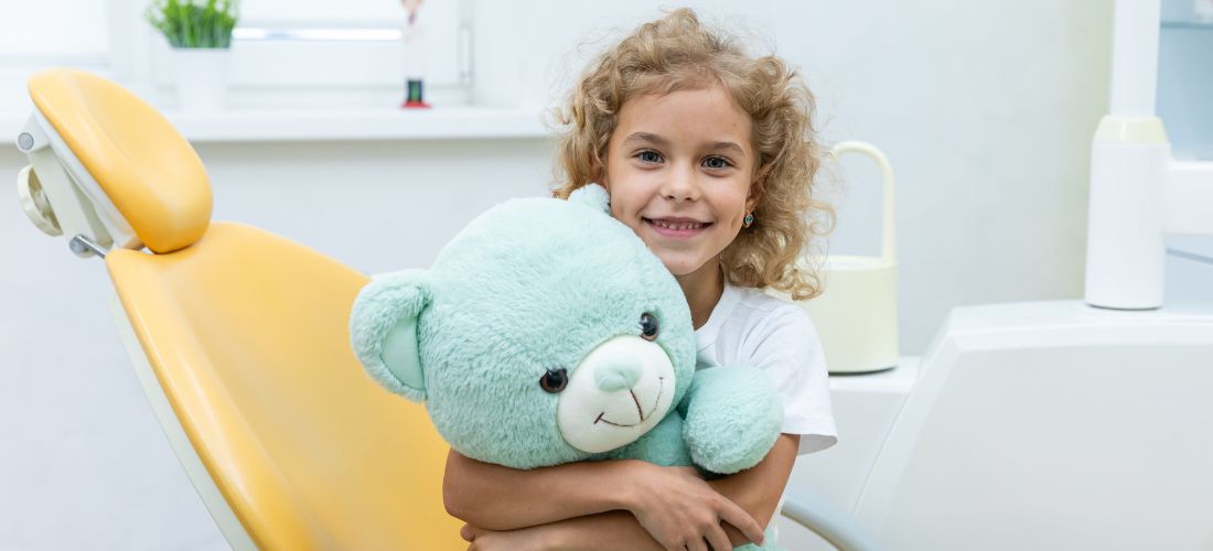 La primera visita al dentista, ¿cuándo y por qué realizarla?